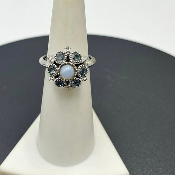 Avon‎ Vintage 1974 Blue Glass Crystal Moonglow Magic Cluster Flower Ring ADJ 5.5 - Picture 7 of 8